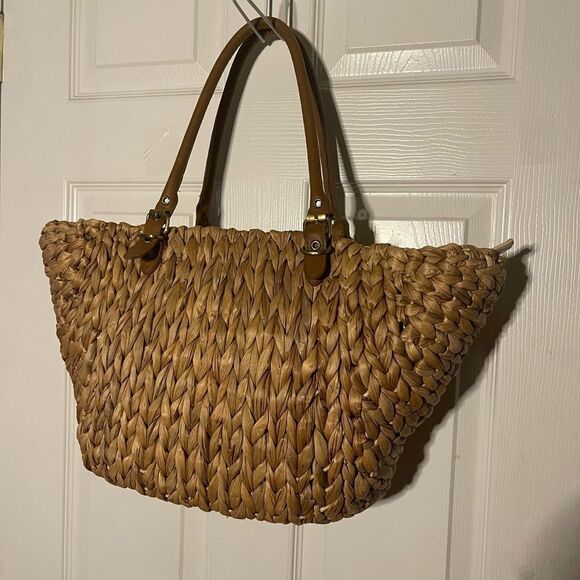 Straw Studio Tan Woven straw large Tote Bag with synthetic brown straps. - Picture 3 of 16